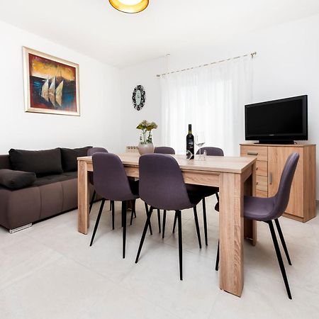 Apartment Ivo โรวีน ภายนอก รูปภาพ